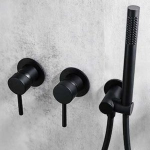 design épuré colonne douche noir