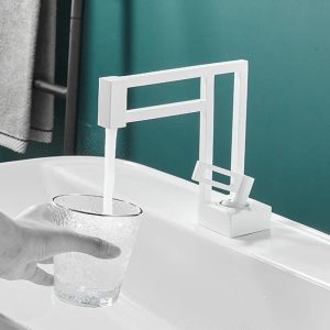 robinet géométrique salle de bain