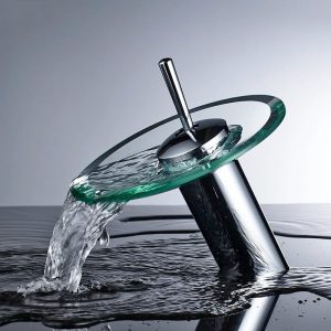 robinet modern en laiton et verre