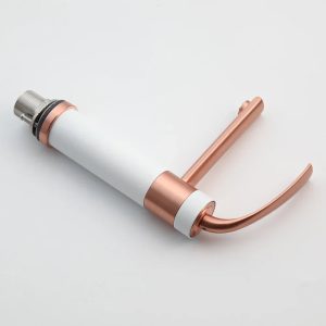 robinet doré rose blanc