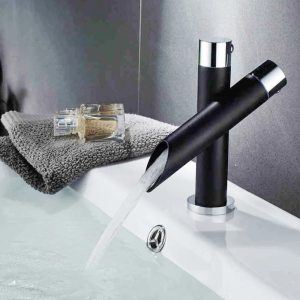 laiton noir salle de bain