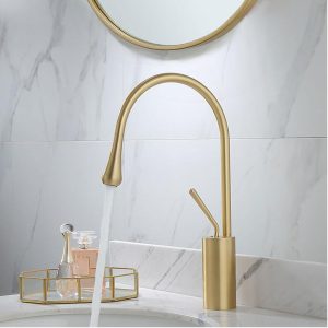robinet design lavabo doré