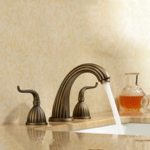 robinet retro salle de bain