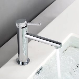 robinet chromé salle de bain