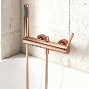 mitigeur de baignoire or rose