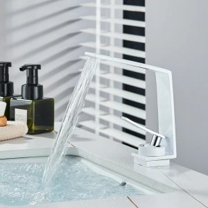Robinet cascade salle de bain
