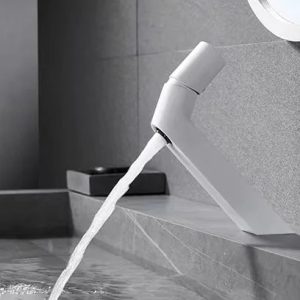 robinet lavabo blanc