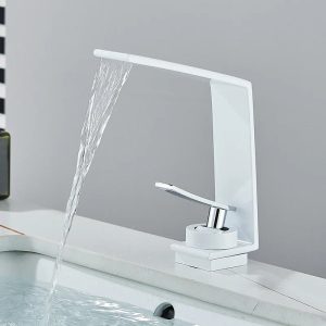 Robinet design lavabo blanc