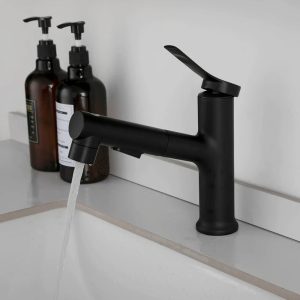 robinet de salle de bain en laiton
