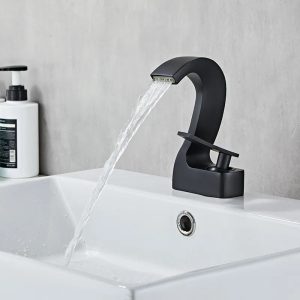 robinet lavabo salle de bain noir