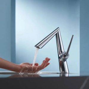 robinet lavabo argenté