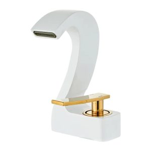 robinet design cygne