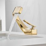 robinet design incurvé cascade doré