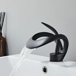 Robinets de lavabo noirs cascade à poignée unique mélangeurs en laiton massif design moderne